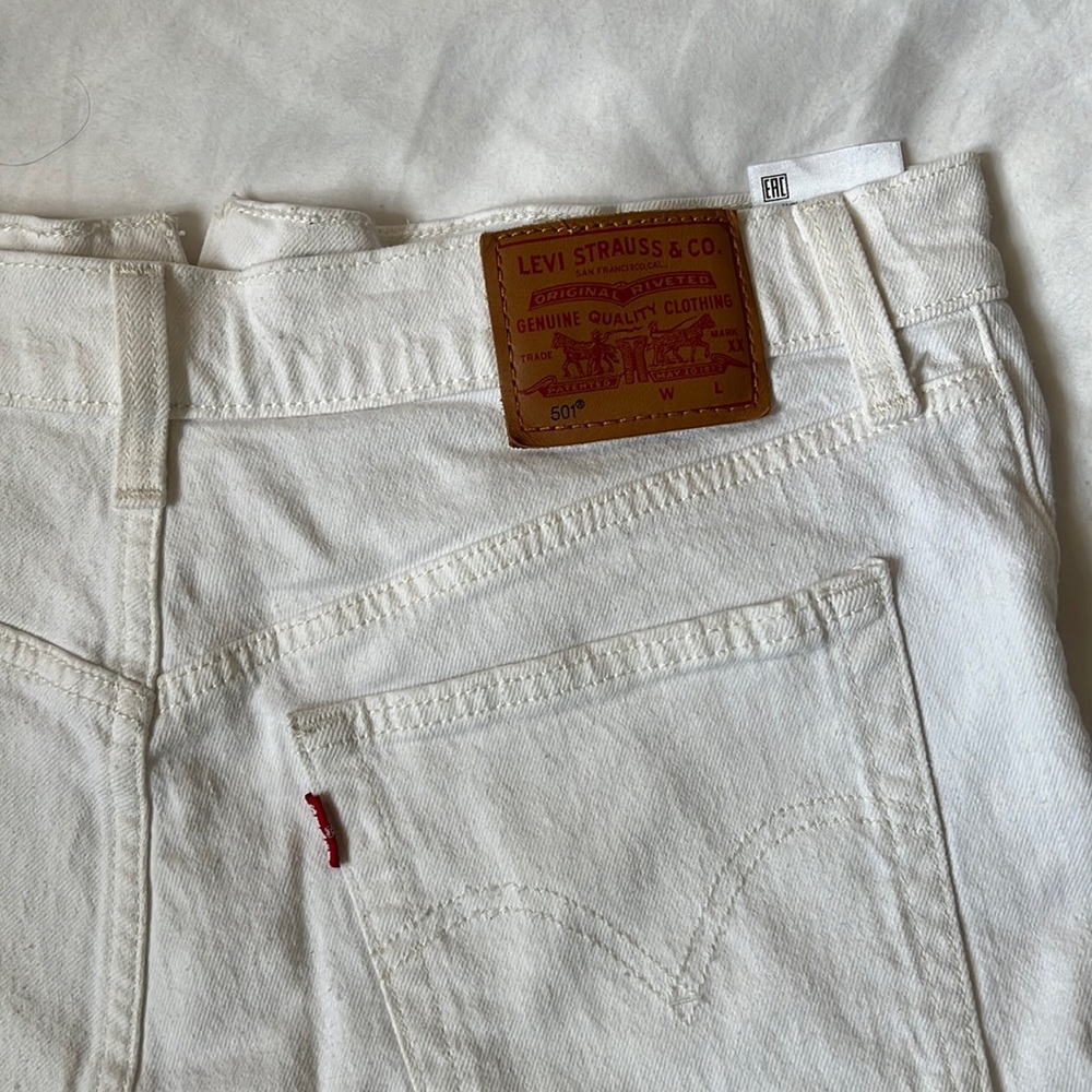 White Levi shorts